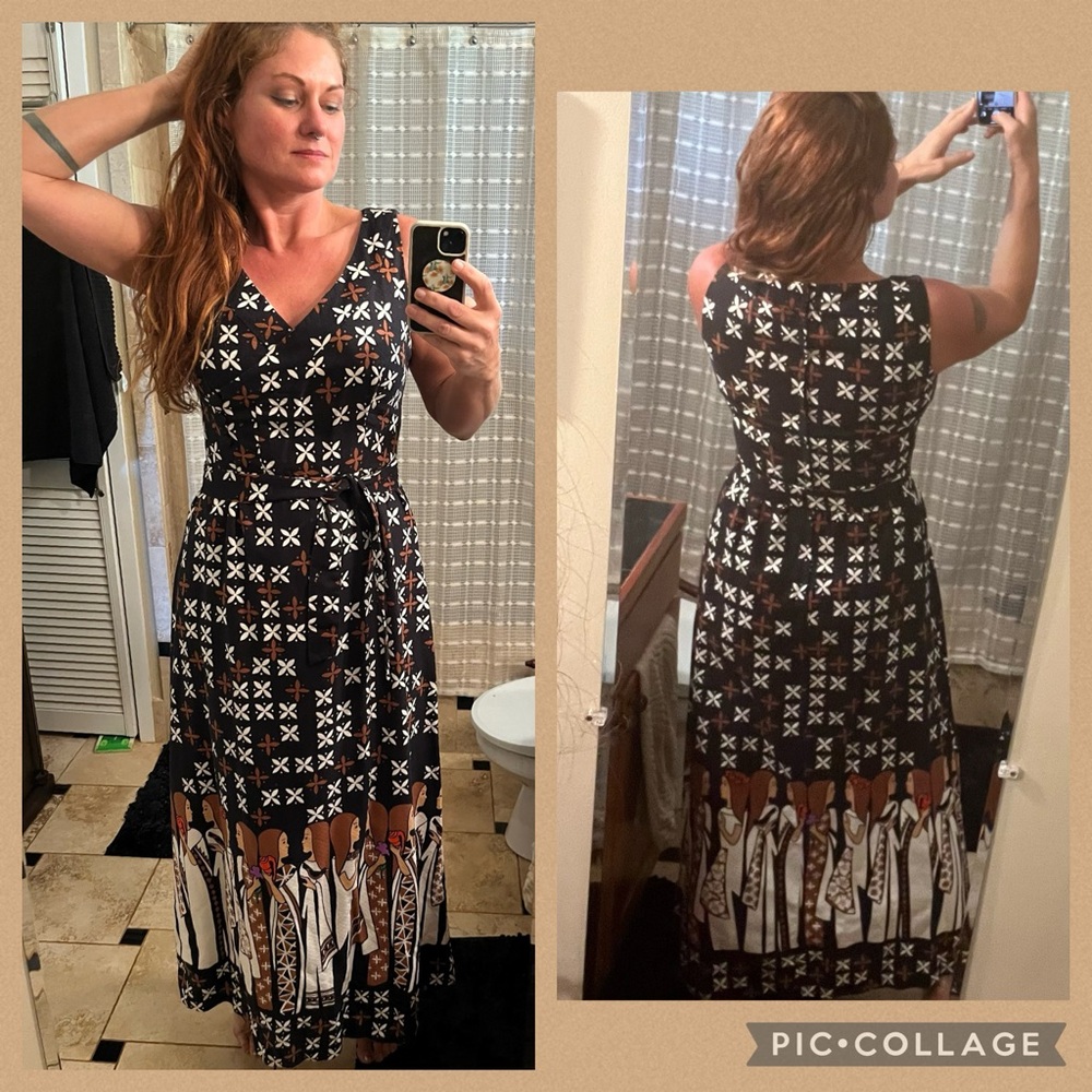 NOT for sale, just showing off this amazing dress😄😍🌺